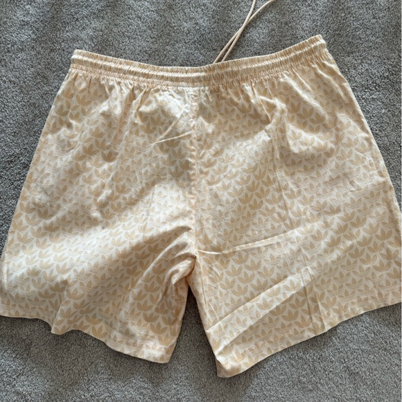 Brand new Adidas logo all over shorts size 2XL - Picture 1 of 3